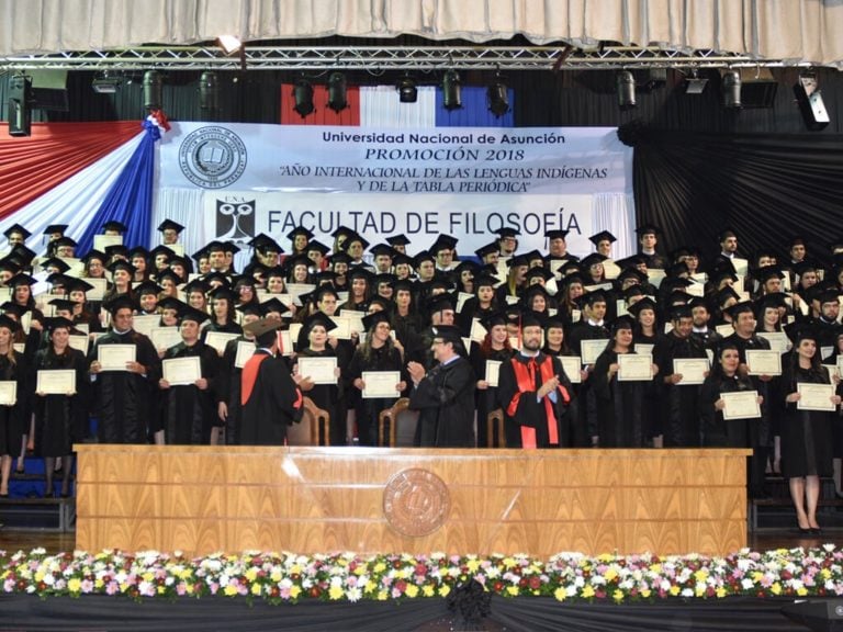 La Facultad de Filosofía celebró la graduación de profesionales de distintas áreas y niveles